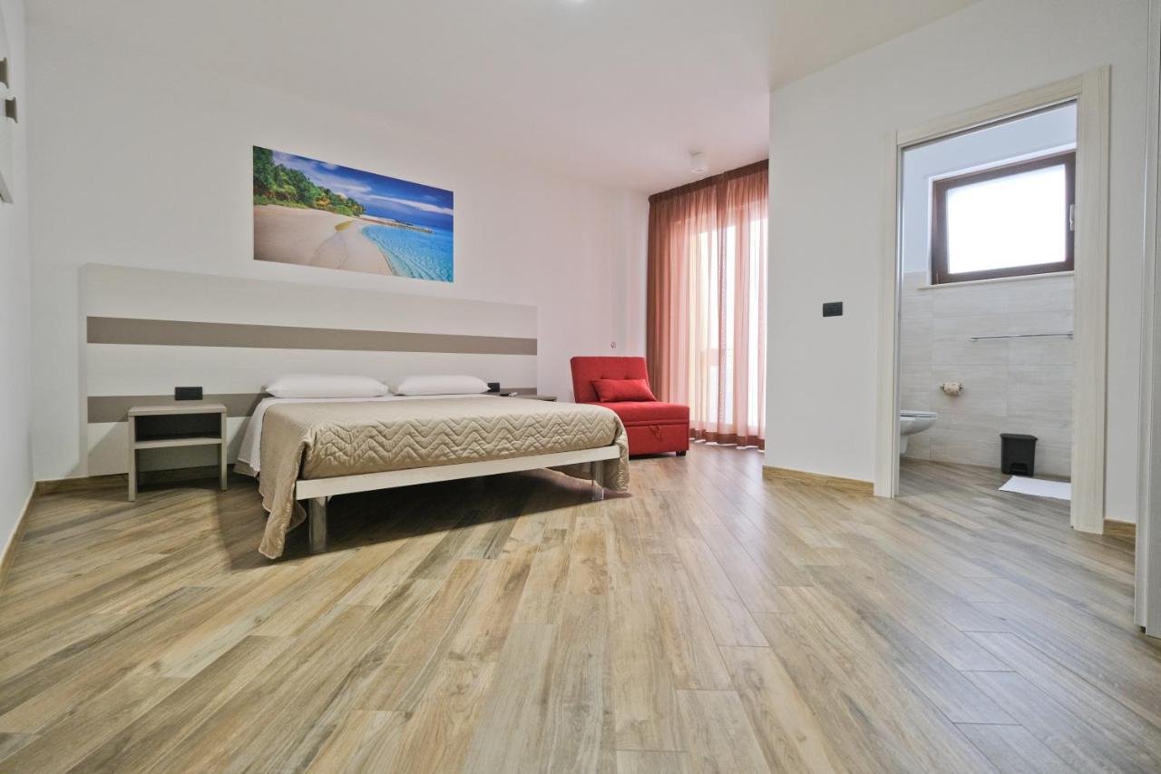 Il Porto Affittacamere B&B Brindisi Exterior foto